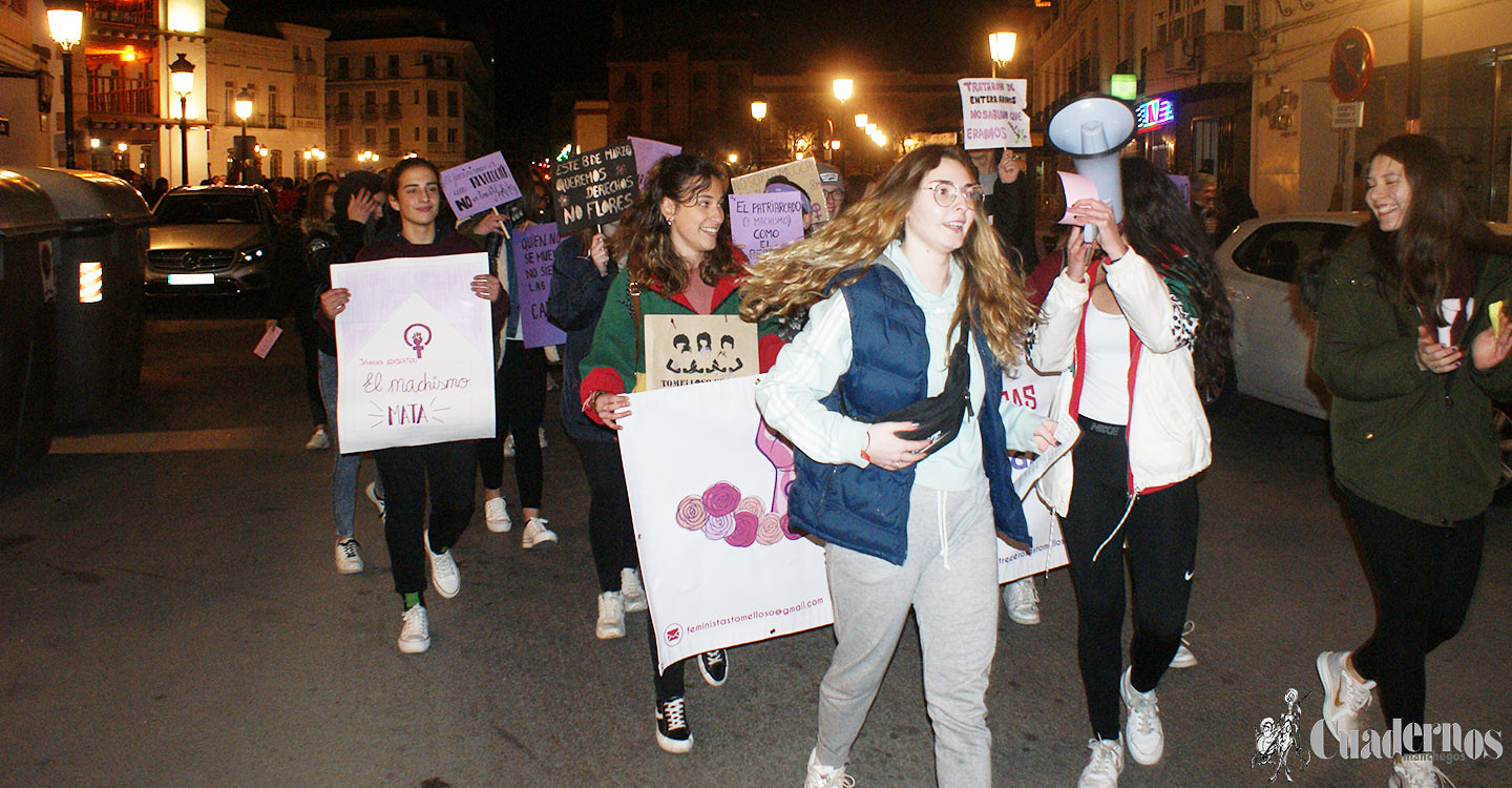manifestacion-8-marzo-asociacion-13-rosas-tomelloso-2
