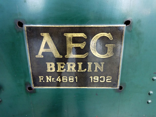 1932 Herstellerschild elektrische Schnellzug-Lokomotive E 04 01 von AEG Werk-Nr. 4681 Museumsgleis Hauptbahnhof Willy-Brandt-Platz in 04109 Leipzig