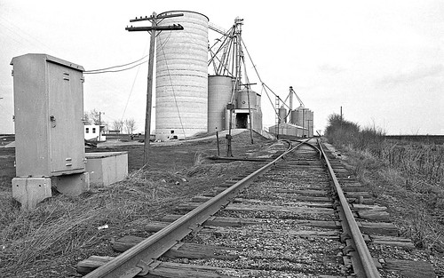 mattoonillinois blackandwhitephotography tracks railroadtracks illinoiscentralrailroad illinoiscentralgulf grainelevators branchlines