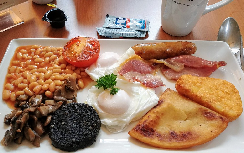 Scottish breakfast | Eggs, bacon, sausage, black pudding