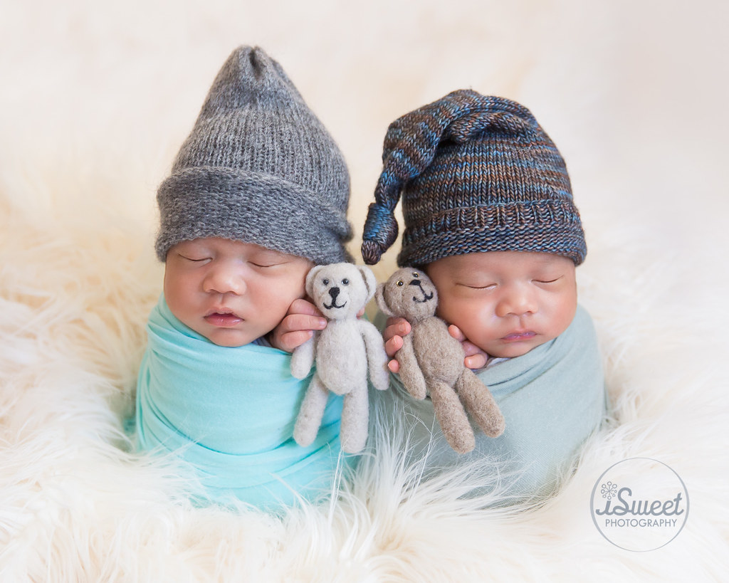 Twin newborns baby photography