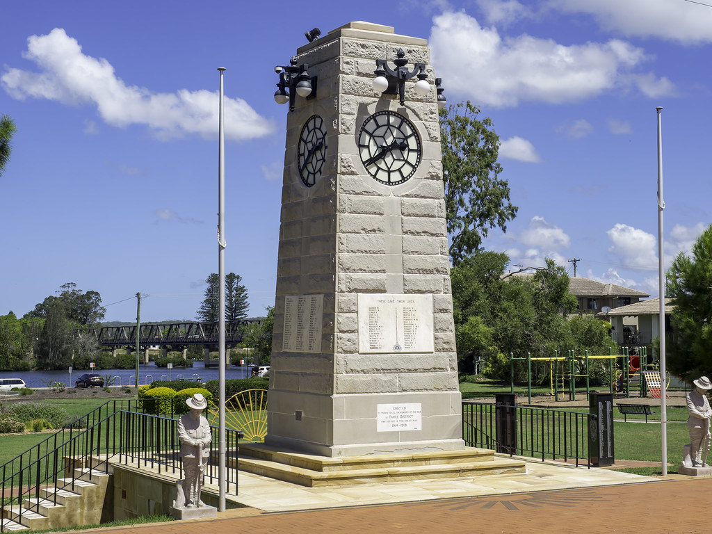 WWI War Memorial, Taree NSW | A monument commemorates those … | Flickr