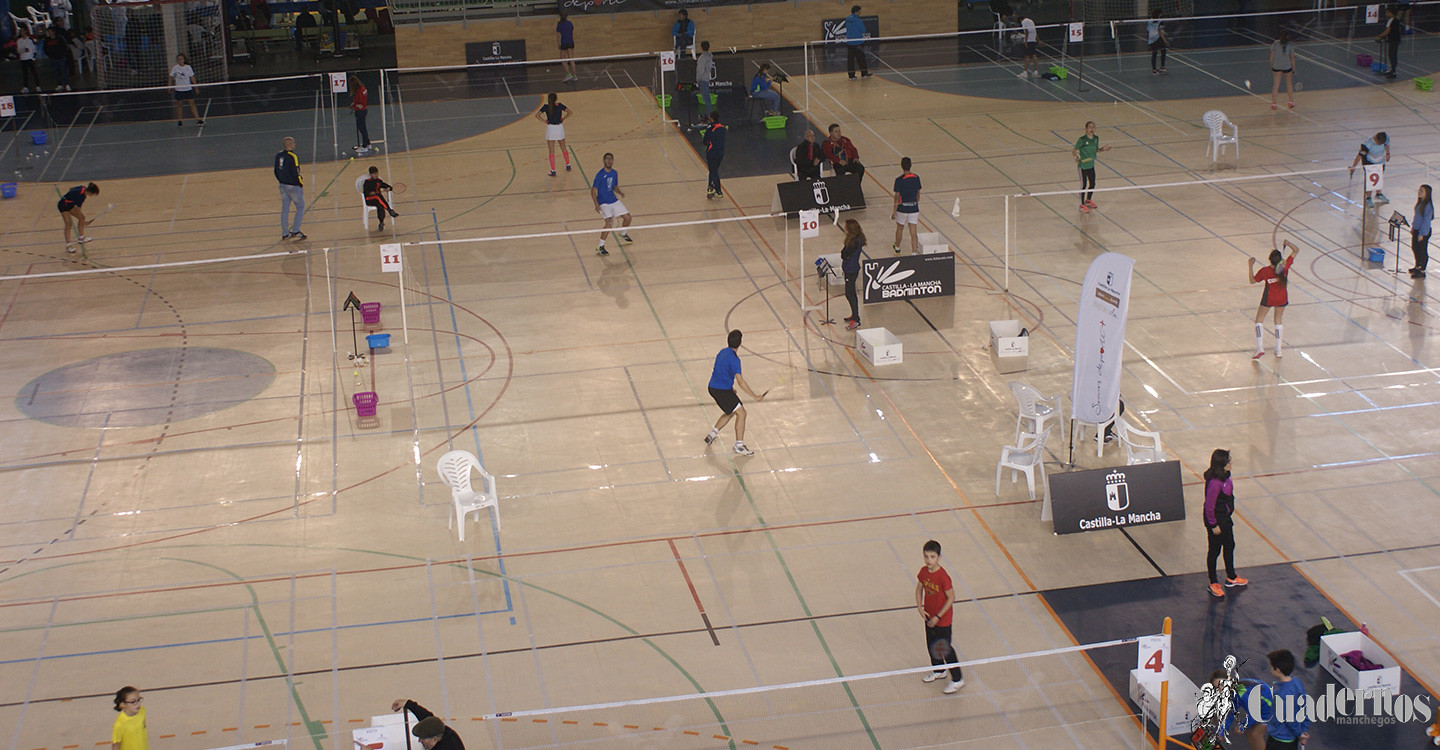 tomelloso-celebra-el-campeonato-regional-de-badminton-en-edad-escolar-11