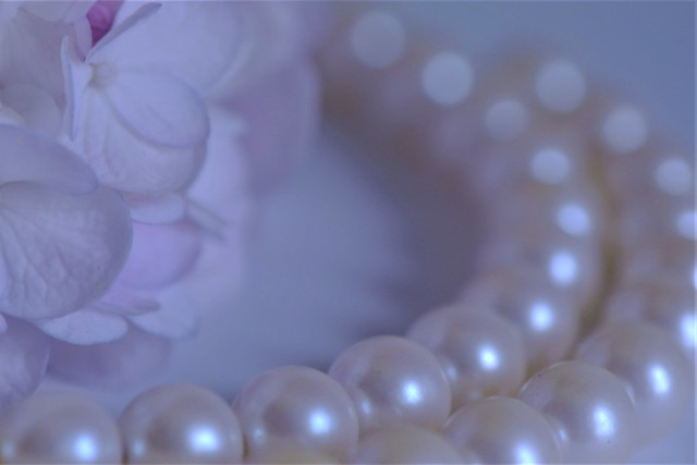 Pearls & flowers