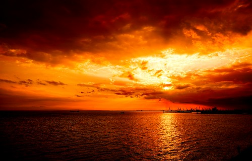 thessaloniki greece sunset sky dramatic colors water light