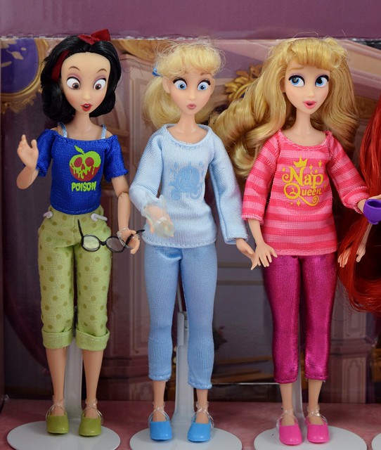 Vanellope and Anna, Elsa and Disney Princesses Mini Doll Sets - Ralph Breaks the Internet - Disney Store Purchase -  Deboxed - Standing - In Princess Doll Set Box