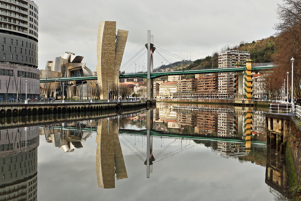Siluetas y reflejos de Bilbao