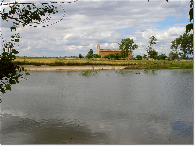 Arbolado paisaje con ermita / Wooded landscape with Hermitage