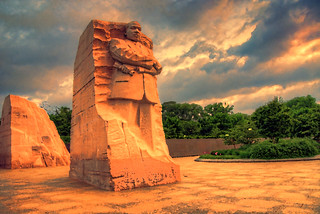 MLK Memorial sunset (paint filter)