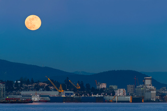 Harbour Moon  🌖 Vancouver, BC