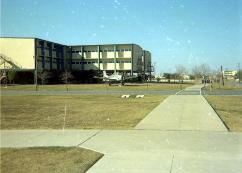 Lackland AFB BMT Barracks / 1975 | Wing attack Plan R | Flickr
