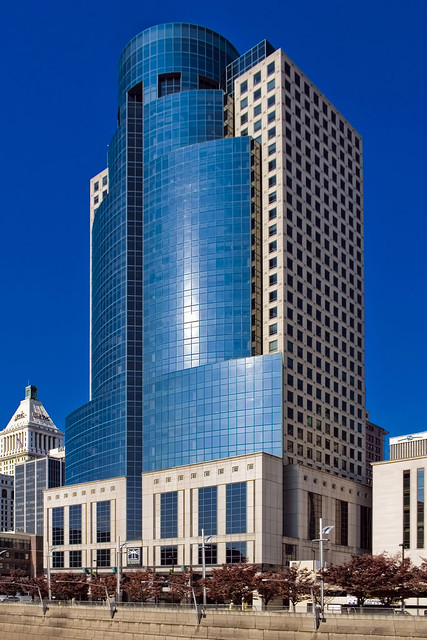 Scripps Center / 312 Walnut Street / Cincinnati / Ohio / USA / Built: 1990 / Architects:  Hoover & Furr; Glaser & Associates; Space Design International / Height: 468 ft (143 m) / Floors: 36 / Style: Postmodernism / Elevators: 15