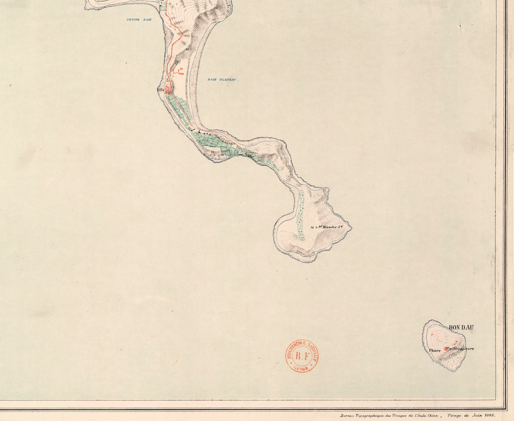 L'île de Hon-Dau - Đảo Hòn Dáu ở Đồ Sơn, Hải Phòng (góc dưới bên phải)