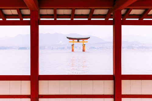 広島県 日本 jp shrine japan hiroshima sea seashore miyajima itsukushima gate architecture