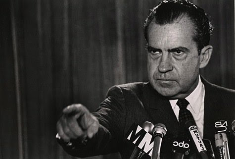 Richard-Nixon-pointing-reversed