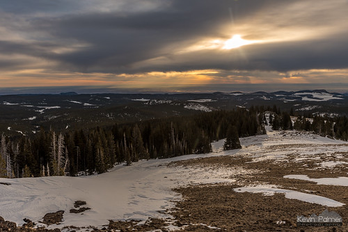 bighornmountains bighornnationalforest wyoming march spring winter snow snowy cold morning early sunrise dawn color colorful clouds crepuscular rays sunbeam yellow gold golden pinestrees sun sheepmountain summit top scenic view nikond750 tamron2470mmf28