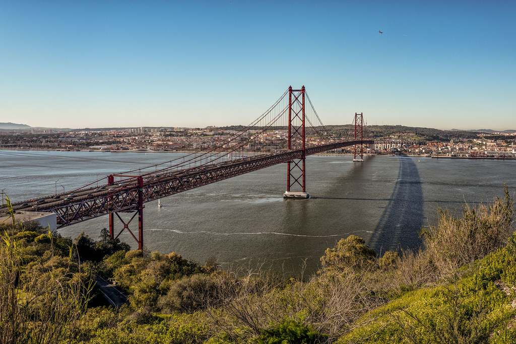 Portugal, Lissabon (Lisbon, Lisboa), Brücke über dem Tejo  (Bridge over the Tejo)