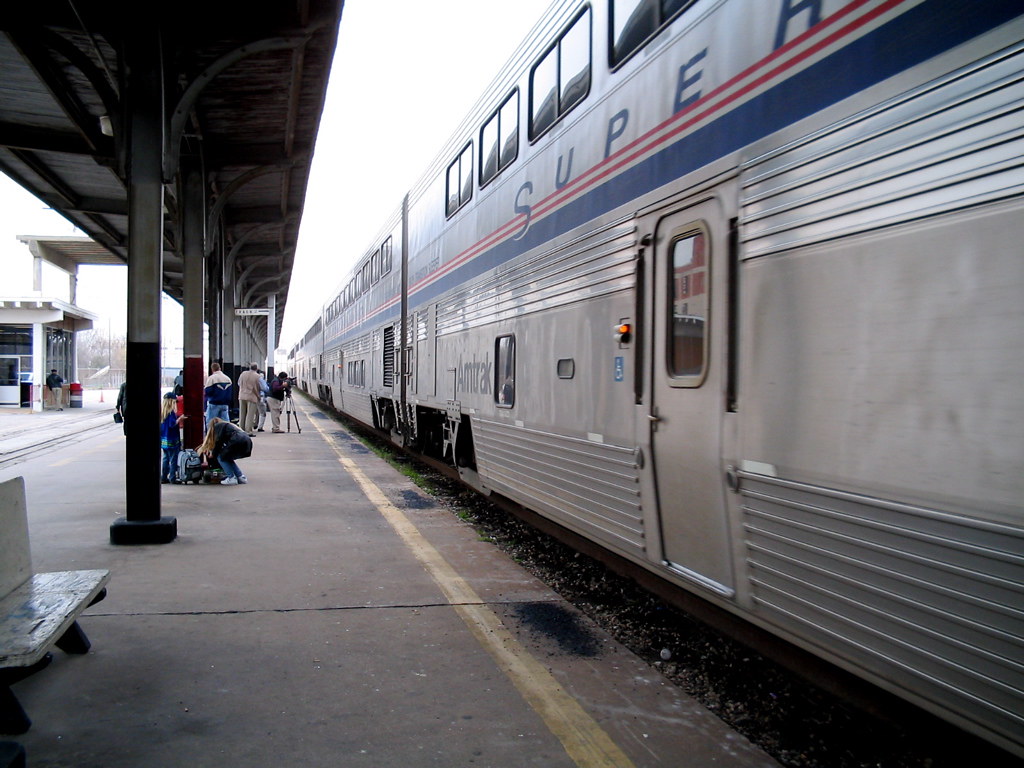 Пасс поезд фото. Метро Владивосток поезда. Houston Train Station. BCH Pass поезд.