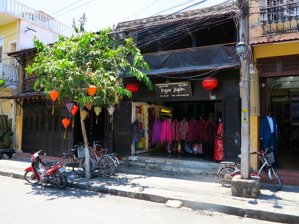 Tienda con farolillos en Hoi An Tienda con farolillos en Hoi An