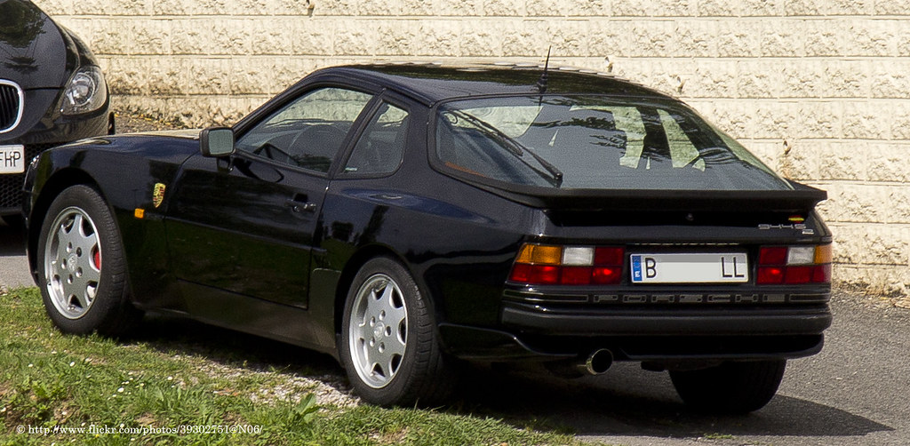 Image of 1990 Porsche 944 S2