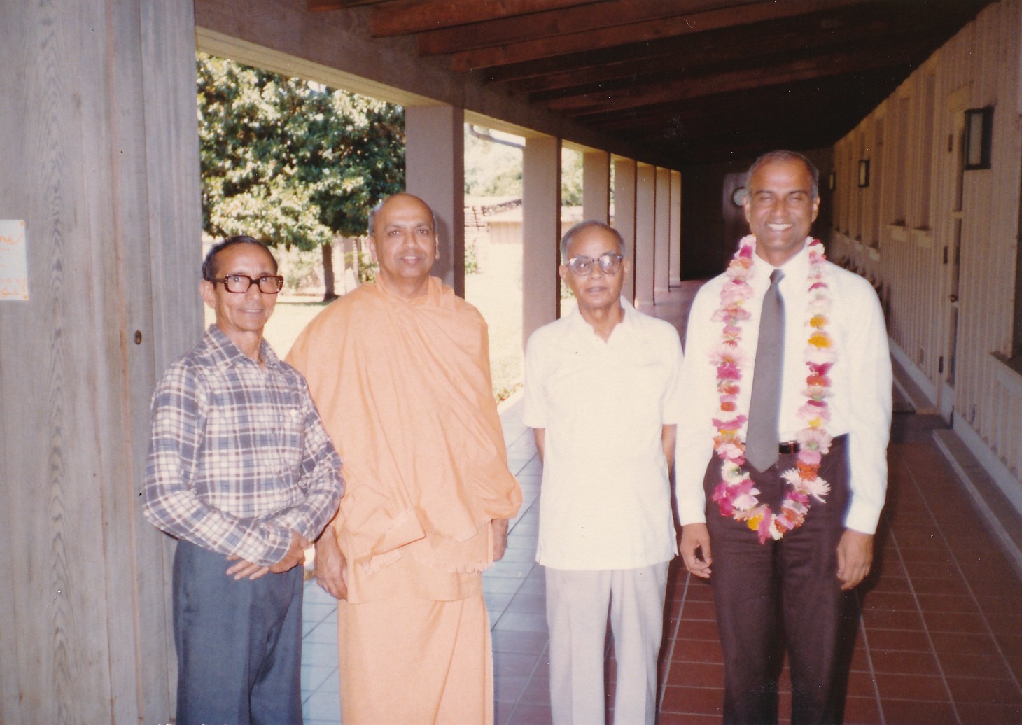 Sacramento Swami Pramathananda Swami Prabuddhananda Swami Shraddhananda Swami Chetanananda Sacto Temple