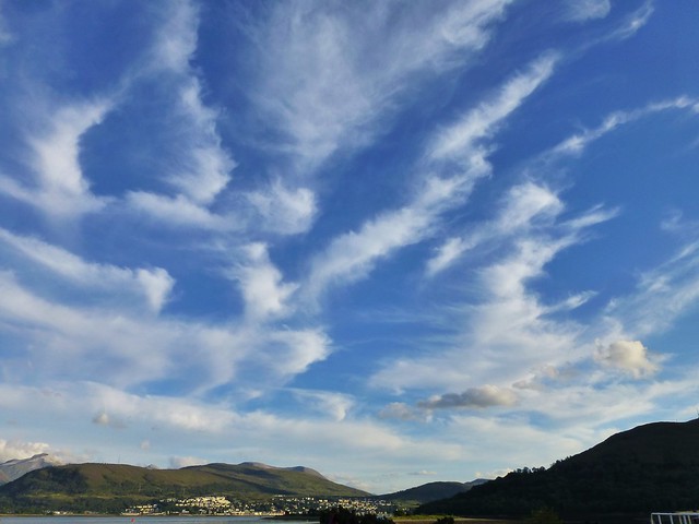 Cirrus cloud over Fort William..x