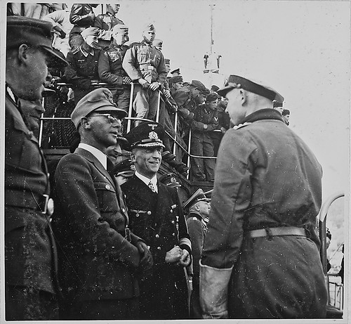 RK und Admiral Schmundt im Gespräch mit einem U-Bootkommandanten, links: RKS und Otte