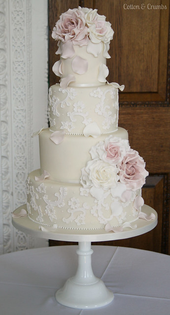 Delicate Lace wedding cake