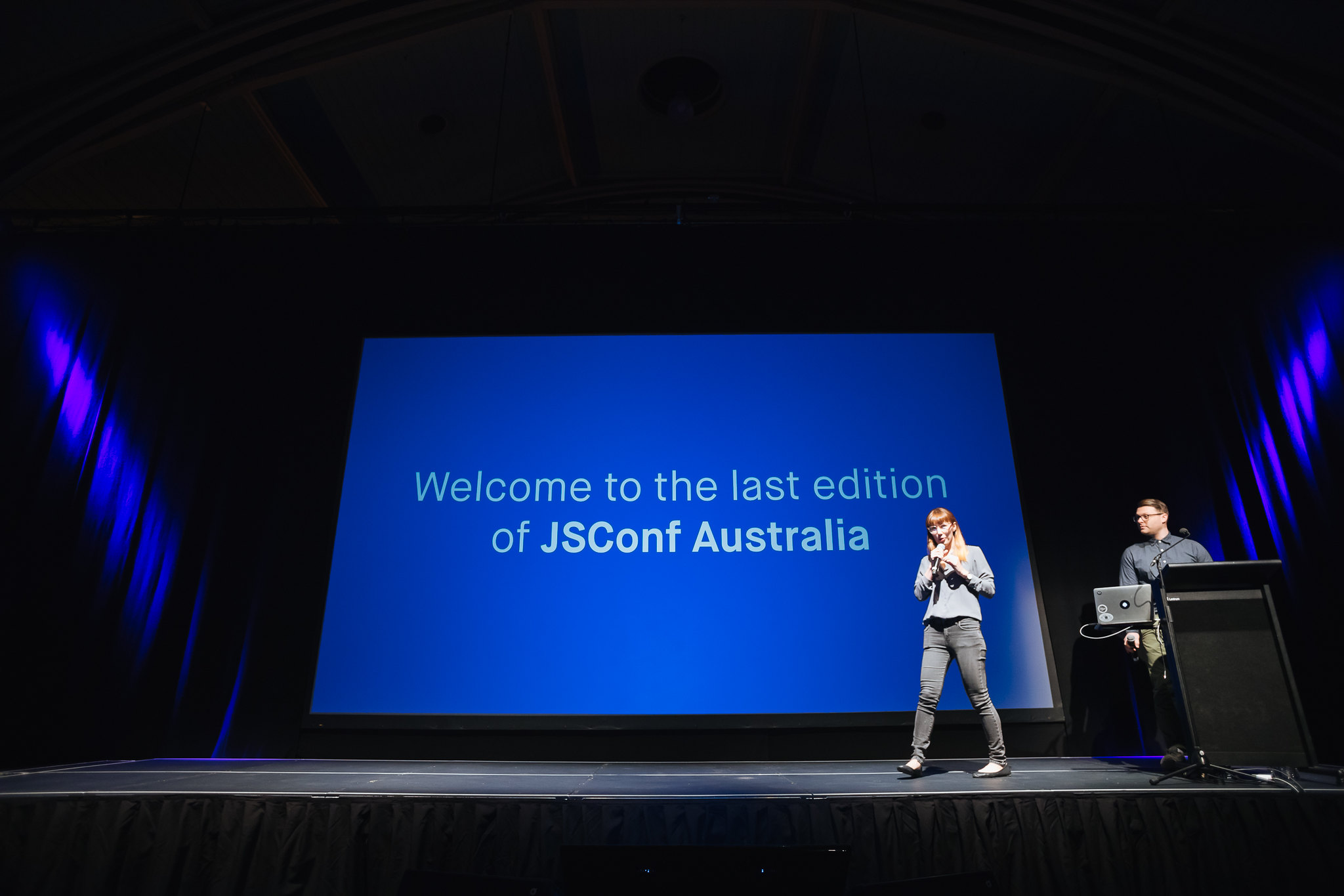 JS_OnStage_001