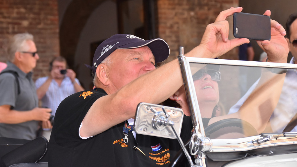 Passaggio da Piazza del campo delle Auto Storiche del Gran Premio Nuvolari 2016