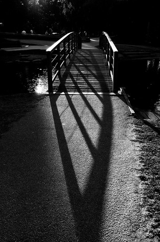 bridge light sunset shadow bw monochrome blackwhite nikon shadows bright bridges australia monotone victoria vic handrail balustrade pedestrianbridge northeastvictoria ovensvalley morsescreek d5100 nikond5100 phunnyfotos