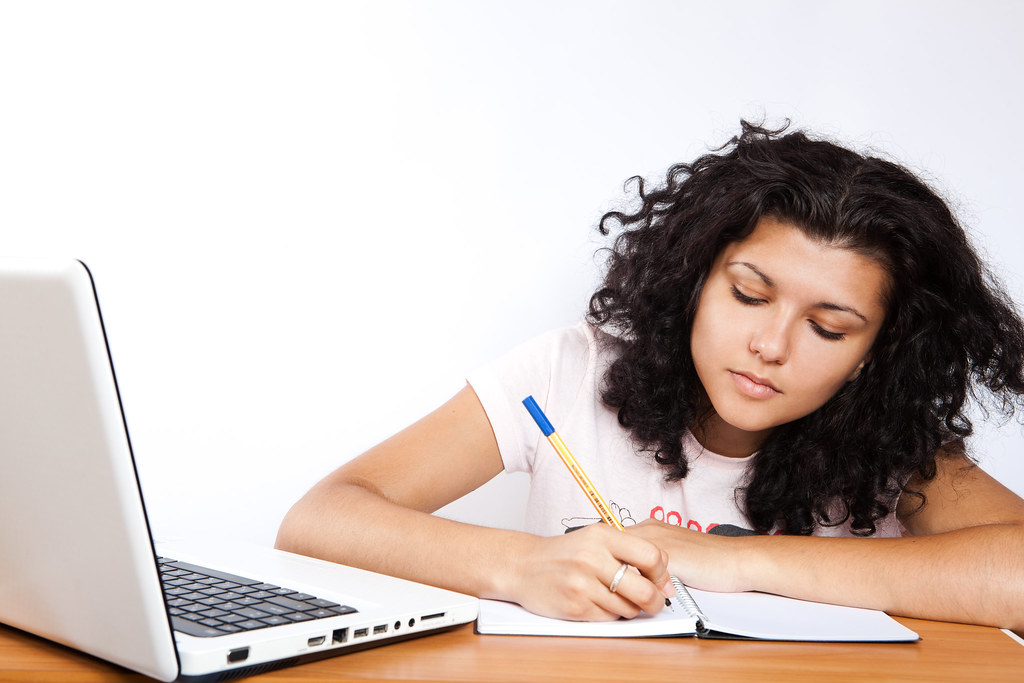 Student | A college student, learning in the library with a … | Flickr