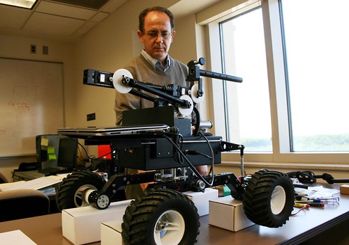 Fulbright scholar, SECS may save lives with mine-detecting robot