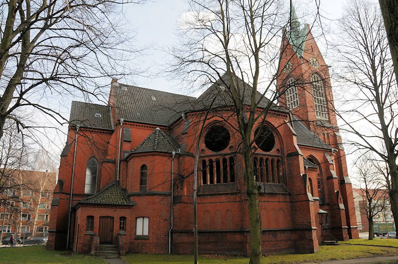 0739 Seitenansicht der Heiligengeistkirche - erbaut 1903 - Architekt Hugo Groothoff; entwidmet 2005.