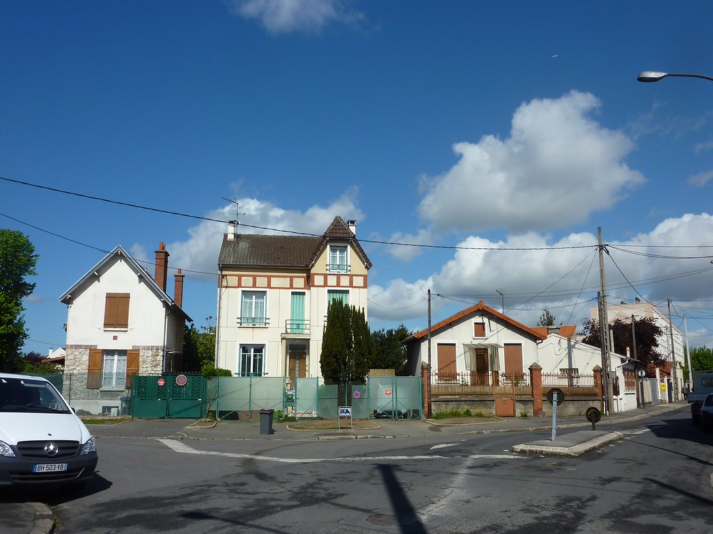 Urban panorama Argenteuil, France in May | Julie Communicati… | Flickr
