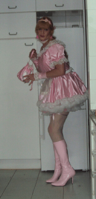 128. Pink sissymaid with pink sissy bag