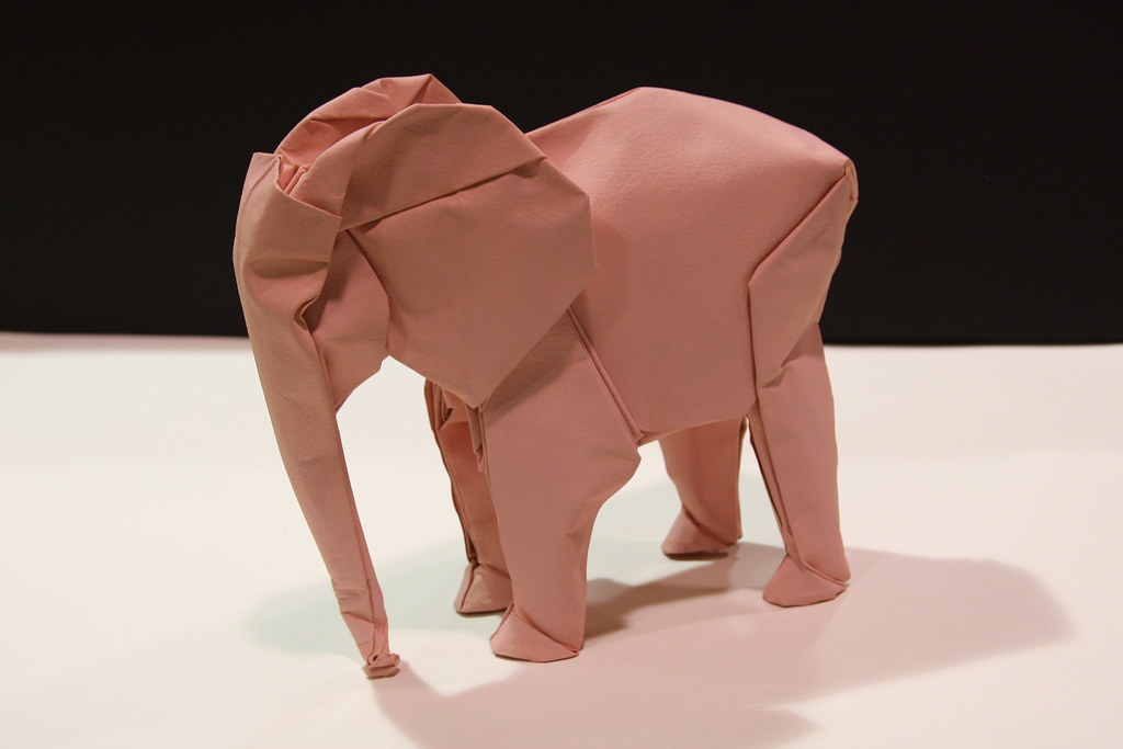 Поставь слоник. Sipho Mabona. Оригами слон. Оригами Слоненок. Оригами слон из бумаги.