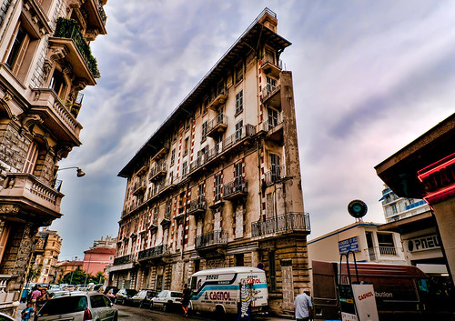 Old triangular building in Nice | by fotograf karsten weirup