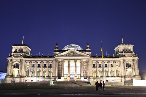 Reichstagsgebäude at Night by Stephan Segraves
