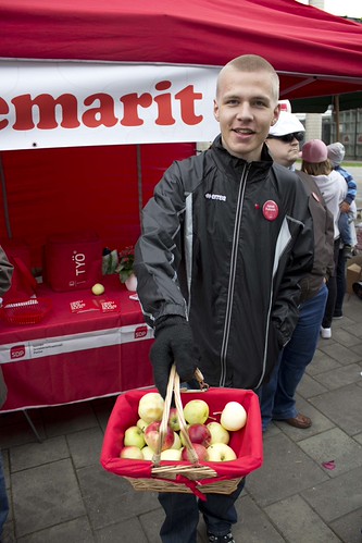 Maistuisiko omena? | by Eemeli Peltonen kaupunginvaltuustoon 2012