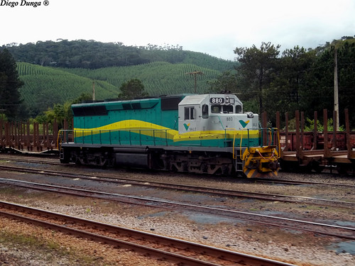 DDM45 880 [EFVM] | EMD DDM45 880 desligada no pátio de Desem… | Flickr