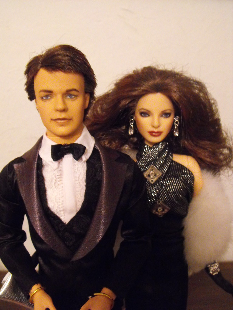 Robert Wagner protects Jaclyn Smith in Sidney Sheldon's Wi… | Flickr