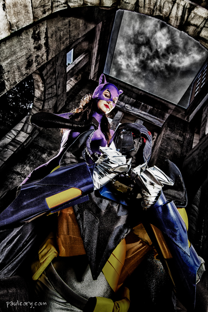 Catwoman vs Azrael Batman.
