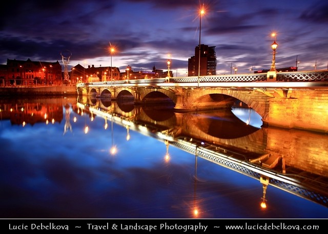 UK - Northern Ireland - Belfast - City waterfront area - Queens Bridge over River Lagan at Dusk - Twilight - Blue Hour