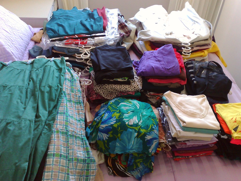 Day Two Homework | Todas as minhas roupas na cama. não parec… | Flickr
