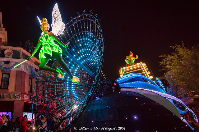 2016 DLR - Paint the Night - Tink and Peter