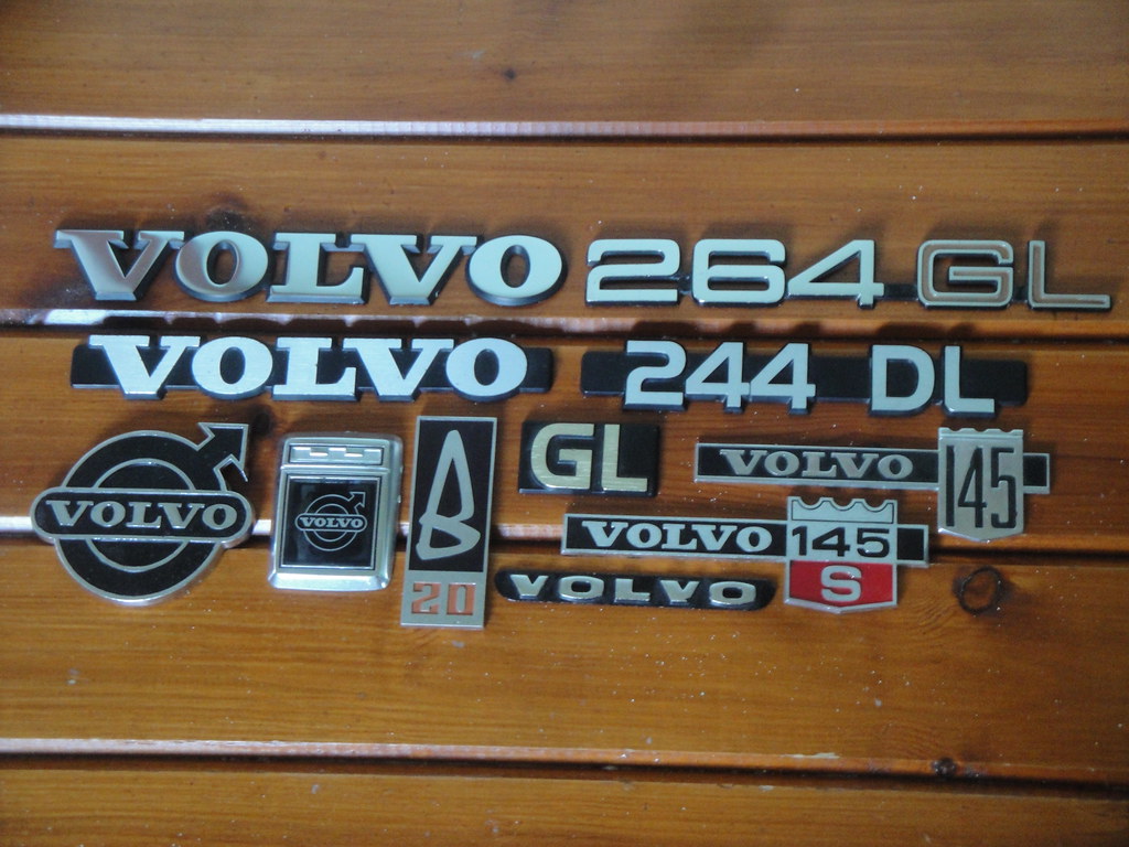 Volvo car badges