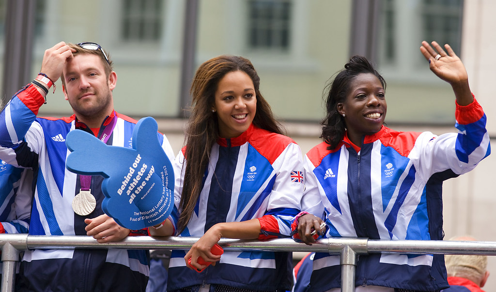 Katarina Johnson-Thompson (centre)