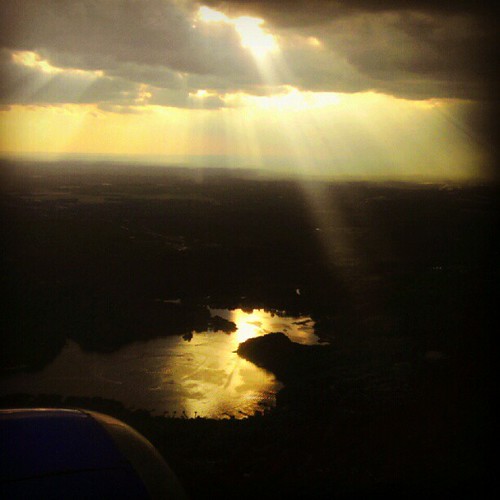 sunset square flying maryland squareformat hefe fromtheair crepuscularrays southwestairlines windowseat baltimoremaryland reflectionsonwater fromwhereisit instagram uploaded:by=instagram foursquare:venue=4a3b08fdf964a52086a01fe3