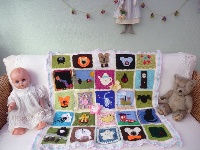 A superb Blanket recalling our Nursery Rhymes!